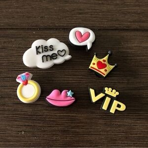 VIP Queen shoe charms jibbitz (6pk)